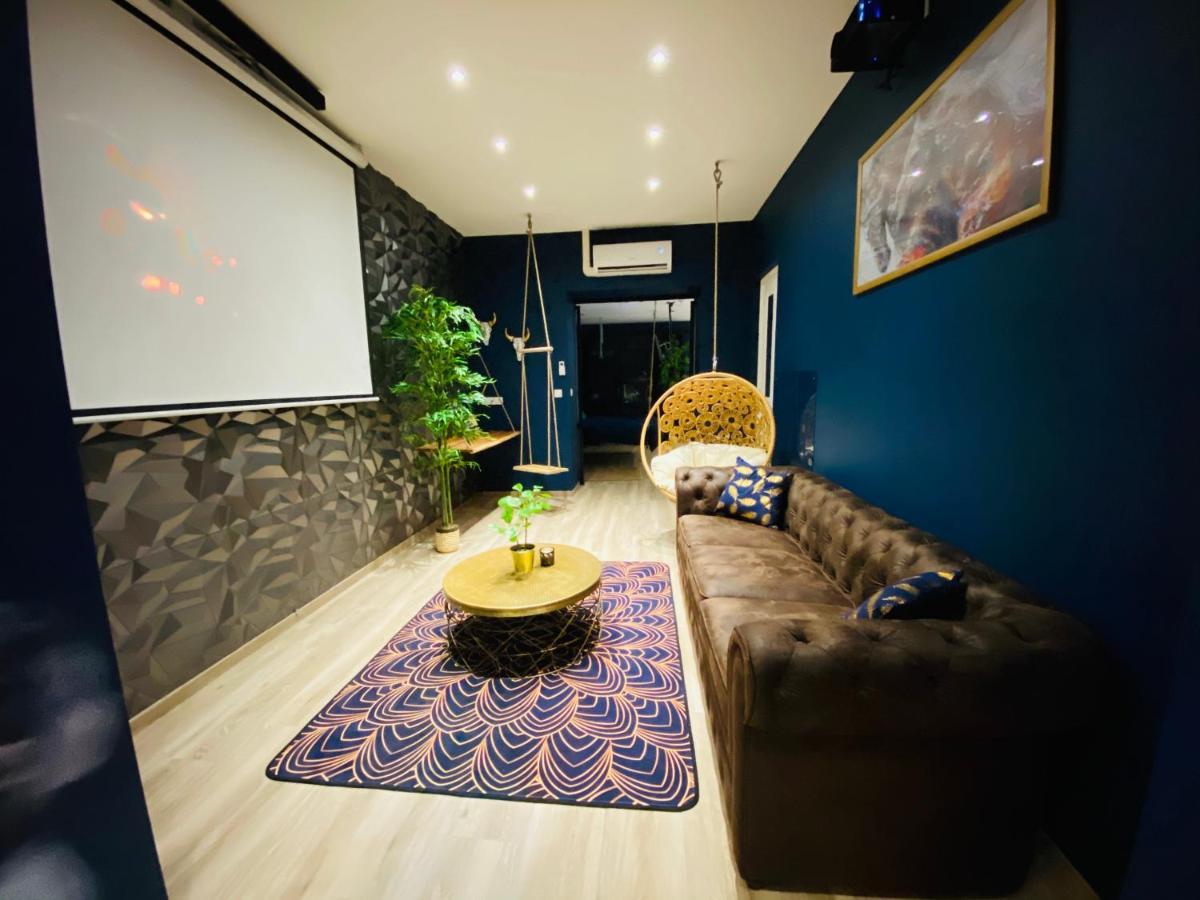 Capsule Temps Suspendu - Balneo, Home Cinema & Billard Валансьєнн Екстер'єр фото
