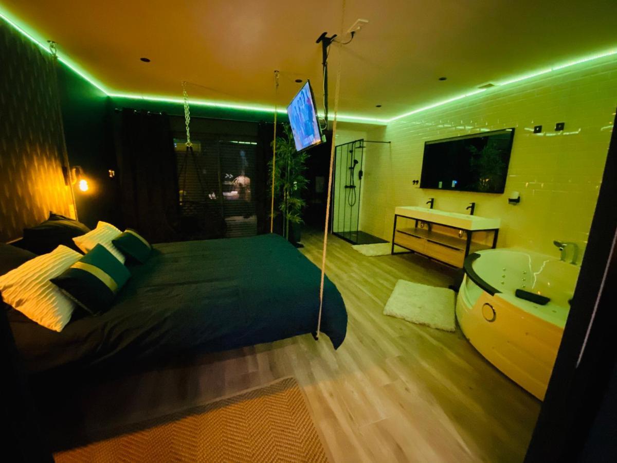 Capsule Temps Suspendu - Balneo, Home Cinema & Billard Валансьєнн Екстер'єр фото
